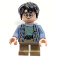 fig-011746 – Harry Potter, Sand Blue Shirt, Short Dark Tan Legs, Scared