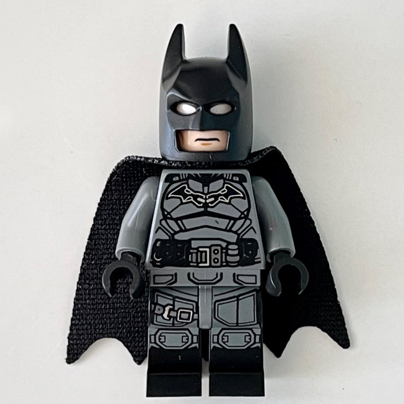 fig-011874 – Batman, Dark Bluish Gray Suit, Black Cape and Cowl, Light Nougat Head, Dark Bluish Gray Hips, Black Legs