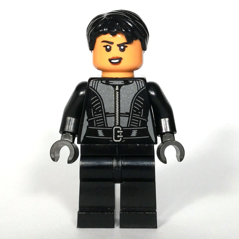 fig-011878 – Selina Kyle, Motorcycle Jacket