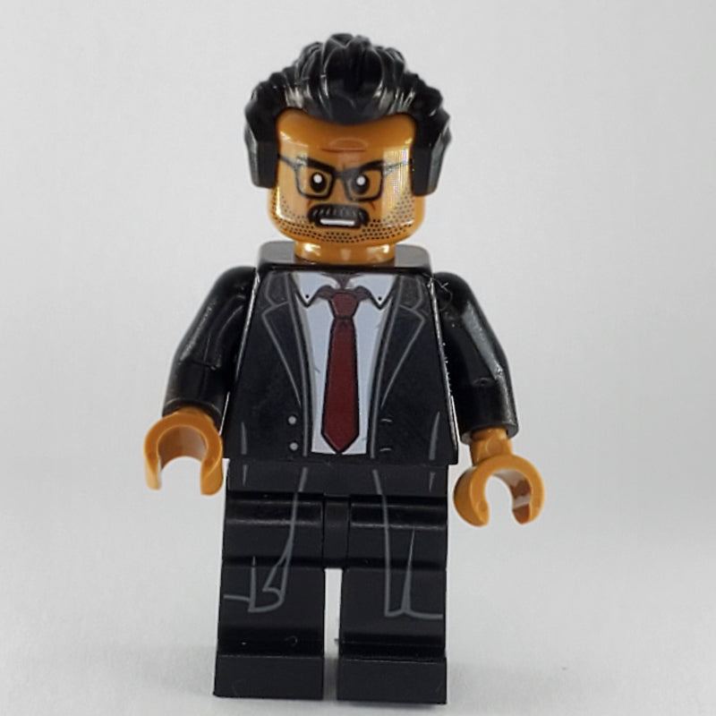 fig-011880 – James Gordon, Black Suit, Black Hair