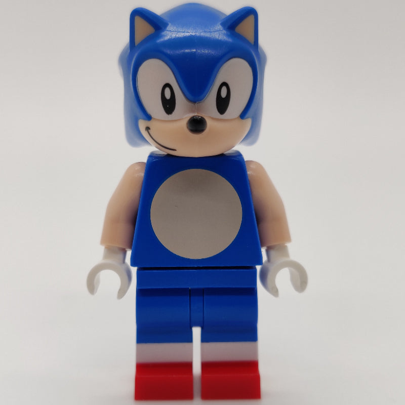 fig-012073 – Sonic the Hedgehog, Light Nougat Face, Black Eyes