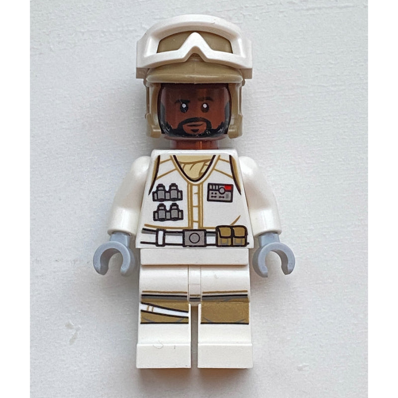 fig-012148 – Rebel Trooper in Hoth Uniform, Dark Tan Hat, Reddish Brown Head