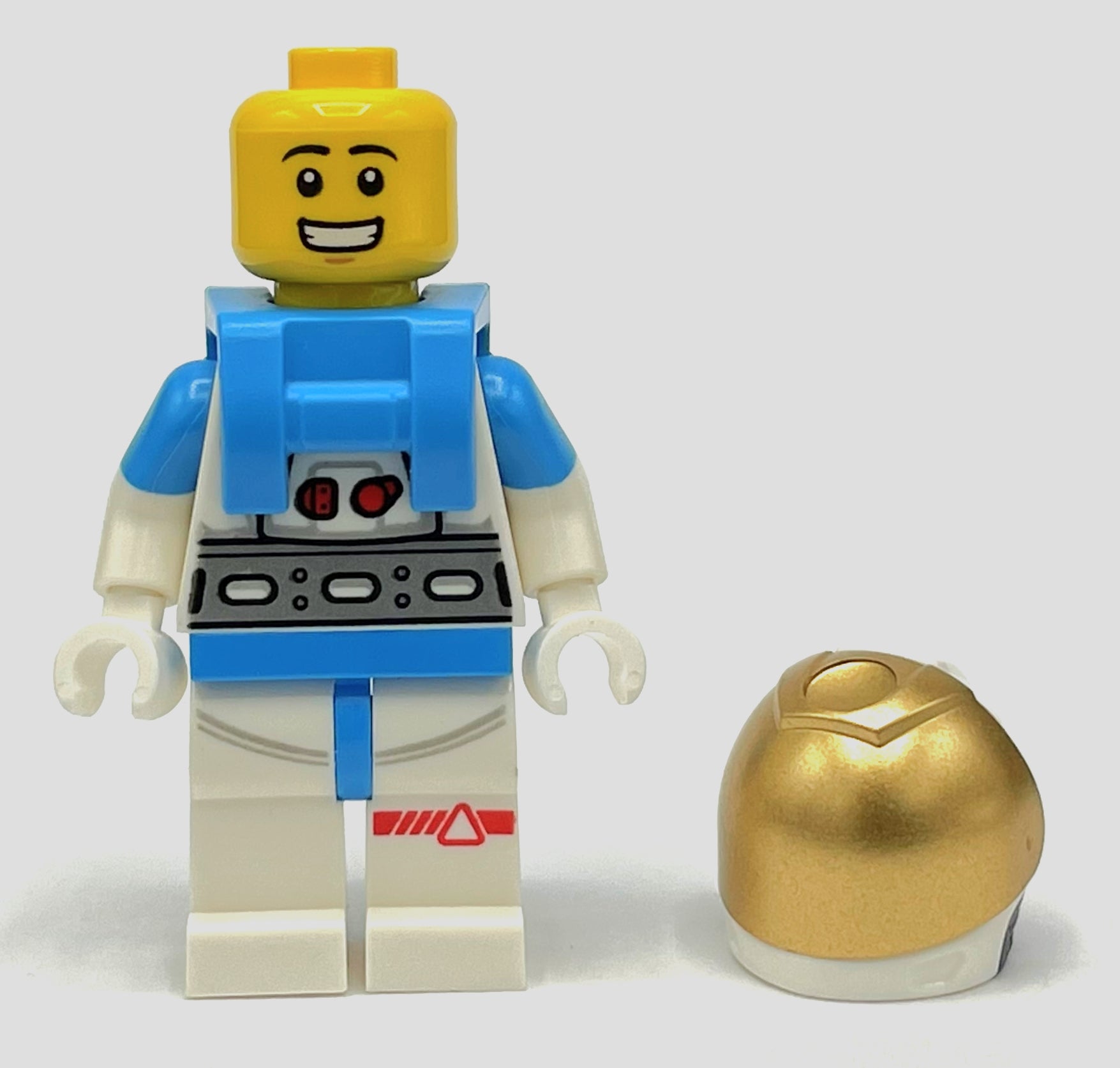 fig-012325 – Astronaut, Male, White Spacesuit, Dark Azure Backpack, Gold Visor