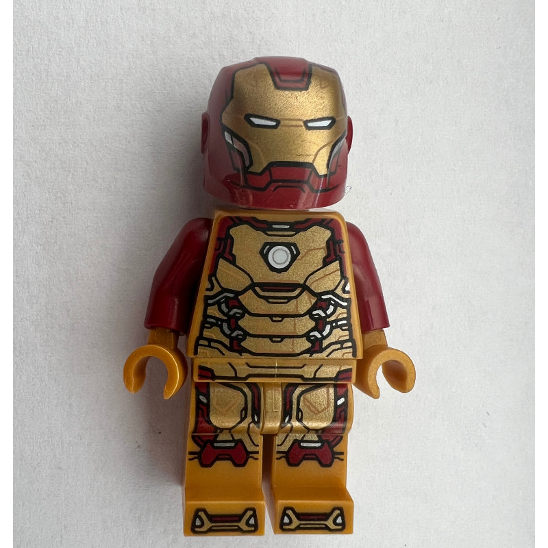 fig-012416 – Iron Man Mark 42 Armor, Pearl Gold Legs