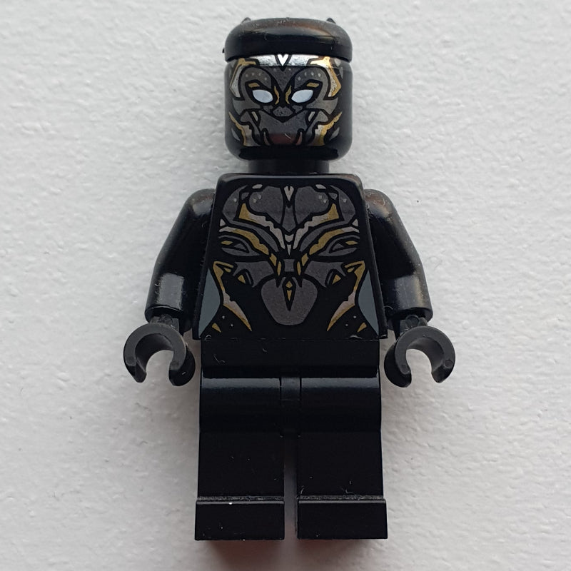 fig-013144 – Shuri - Black Panther Suit, Mask
