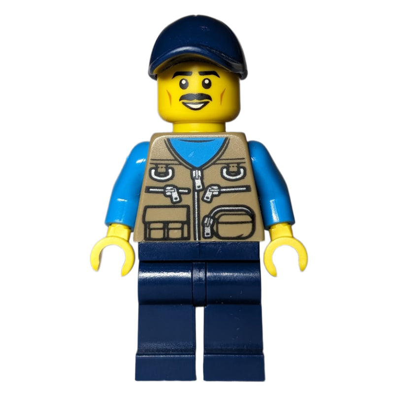 fig-013633 – Dark Tan Torso, Dark Blue Legs, Dark Blue Hat