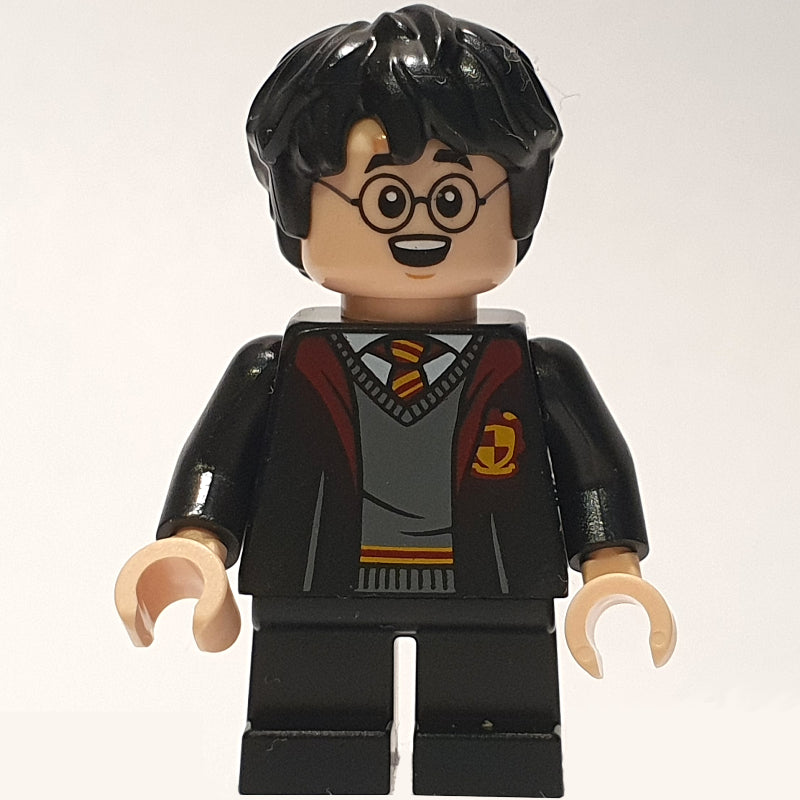 fig-013813 – Harry Potter, Gryffindor Robes Open, Short Legs (28621 Head)