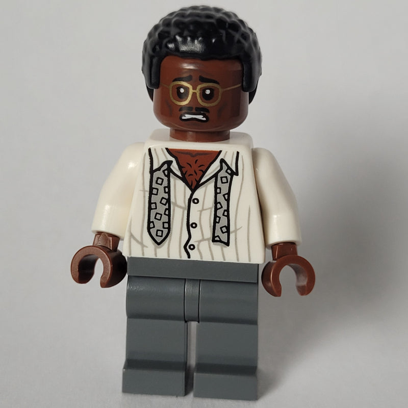 fig-013874 – Ray Arnold, White Shirt