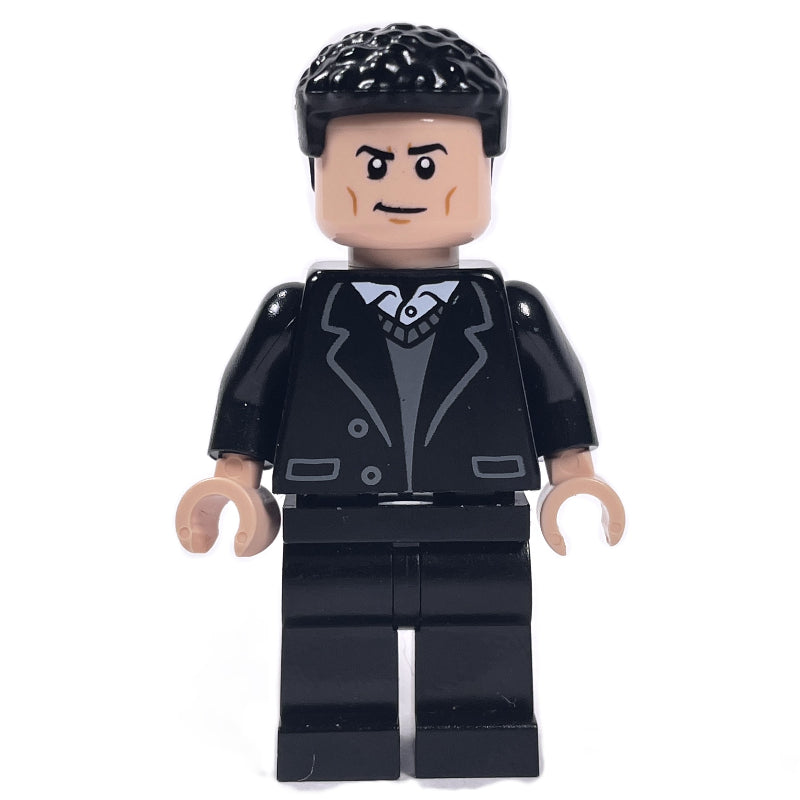 fig-013998 – Bruce Wayne, Black Suit (Batman Returns)
