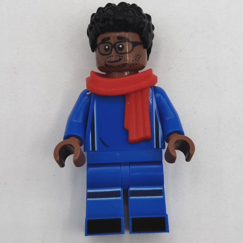 fig-014016 – Soccer Fan, Blue Soccer Kit, Red Scarf, Black Hair