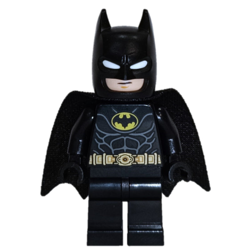 fig-014213 – Batman, Black Suit, Black Cape and Cowl, Yellow Batman Logo, White Eyes (37157 Cape)