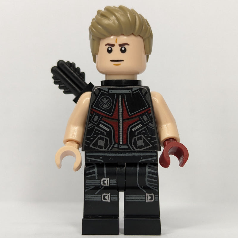 fig-014437 – Hawkeye, Dark Tan Hair, Dark Red Hand