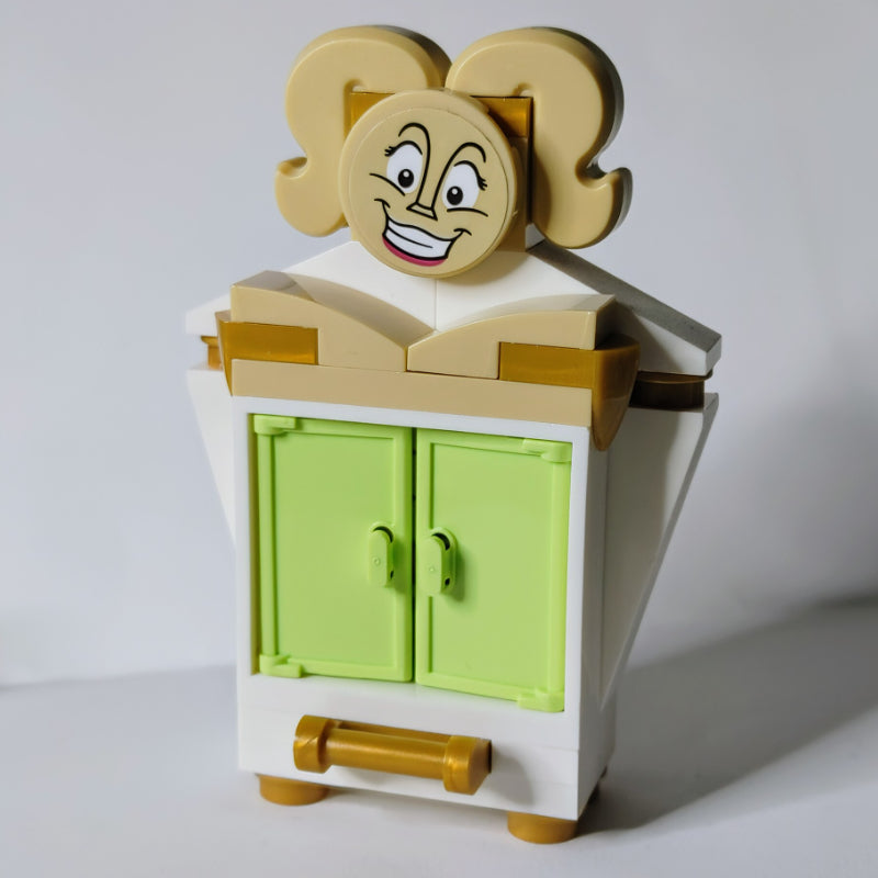 fig-014473 – Madame de la Grande Bouche (Wardrobe) [Plain]