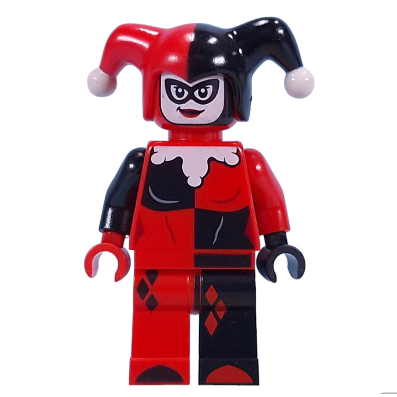 fig-014859 – Harley Quinn in Jester Outfit, Red Head