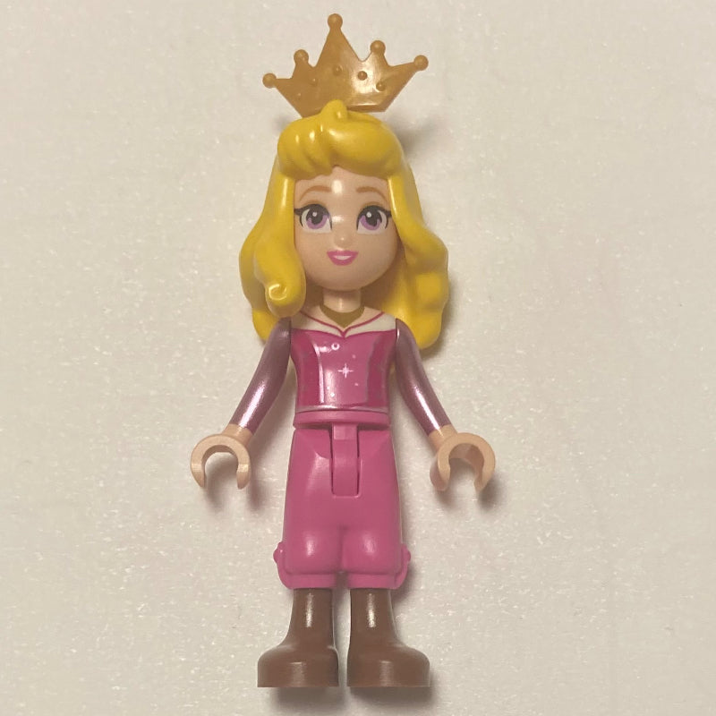 fig-015046 – Aurora - Dark Pink Trousers, Big Eyes, Yellow Hair, Pearl Gold Crown