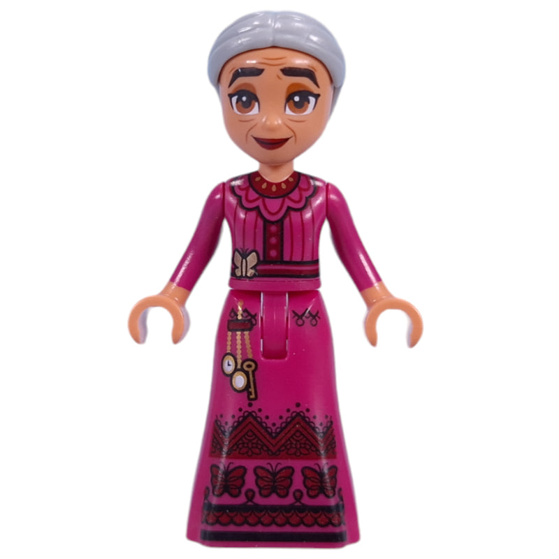 fig-015057 – Alma 'Abuela' - Light Bluish Gray Hair