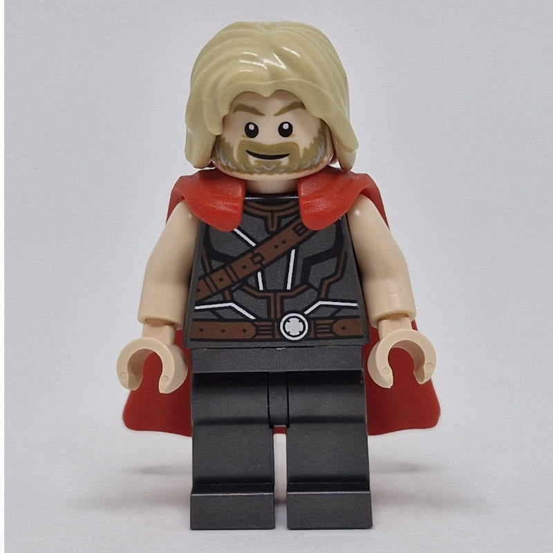 fig-015354 – Thor, Rubber Cape