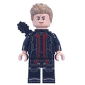 fig-015394 – Hawkeye, Black Suit, Quiver
