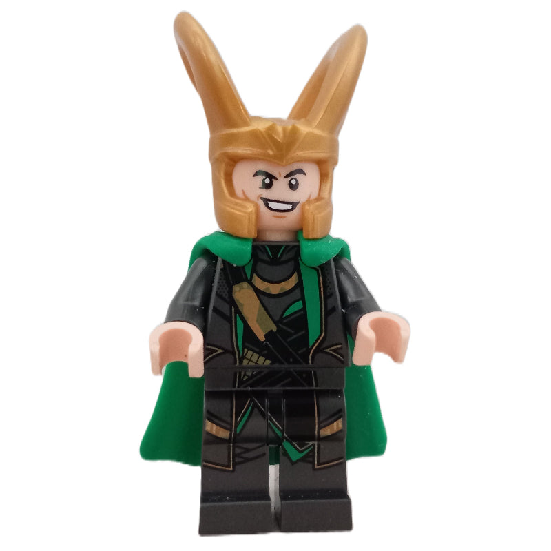 fig-015396 – Loki, Rubber Cape
