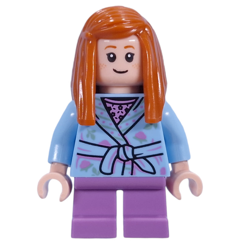fig-015481 – Ginny Weasley, Bright Light Blue Robe