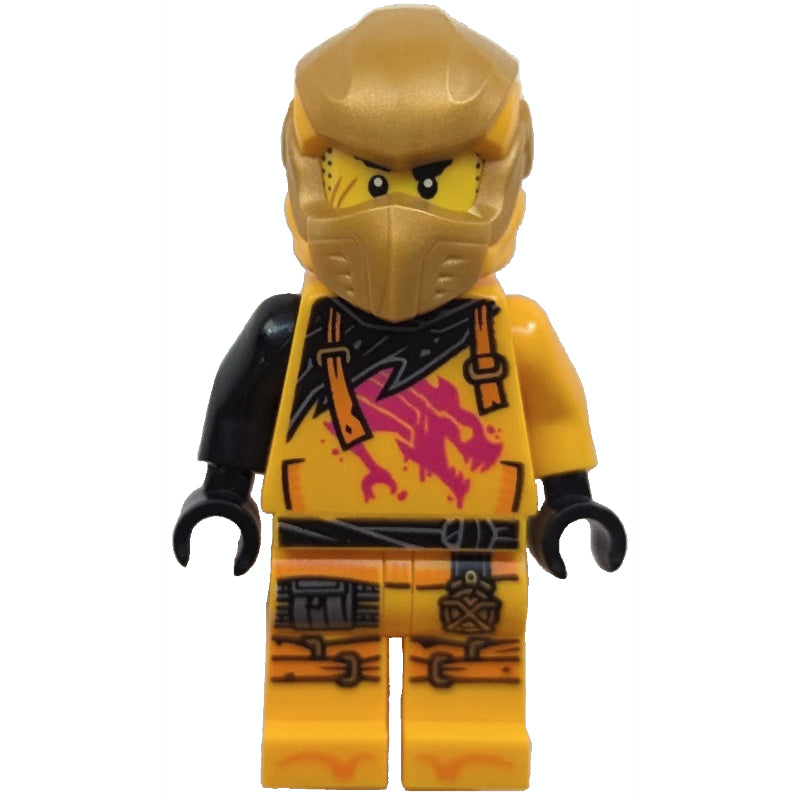 fig-015834 – Arin, Gold Helmet