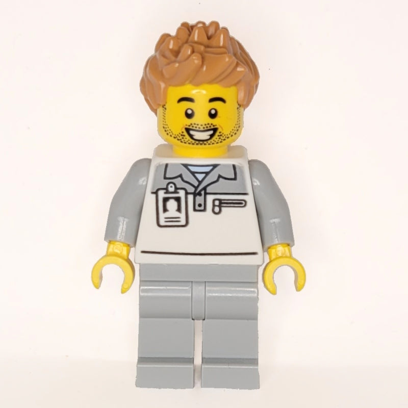 fig-015944 – Garage Worker, White/Light Bluish Grey Suit, Medium Nougat Hair