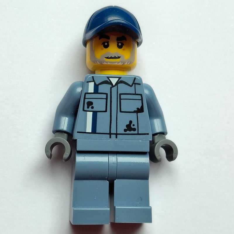 fig-016001 – Scrapyard Worker, Sand Blue Overall, Dark Blue Cap