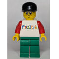 fig-016012 – White Torso, Freestyle, Green Legs, Black Cap
