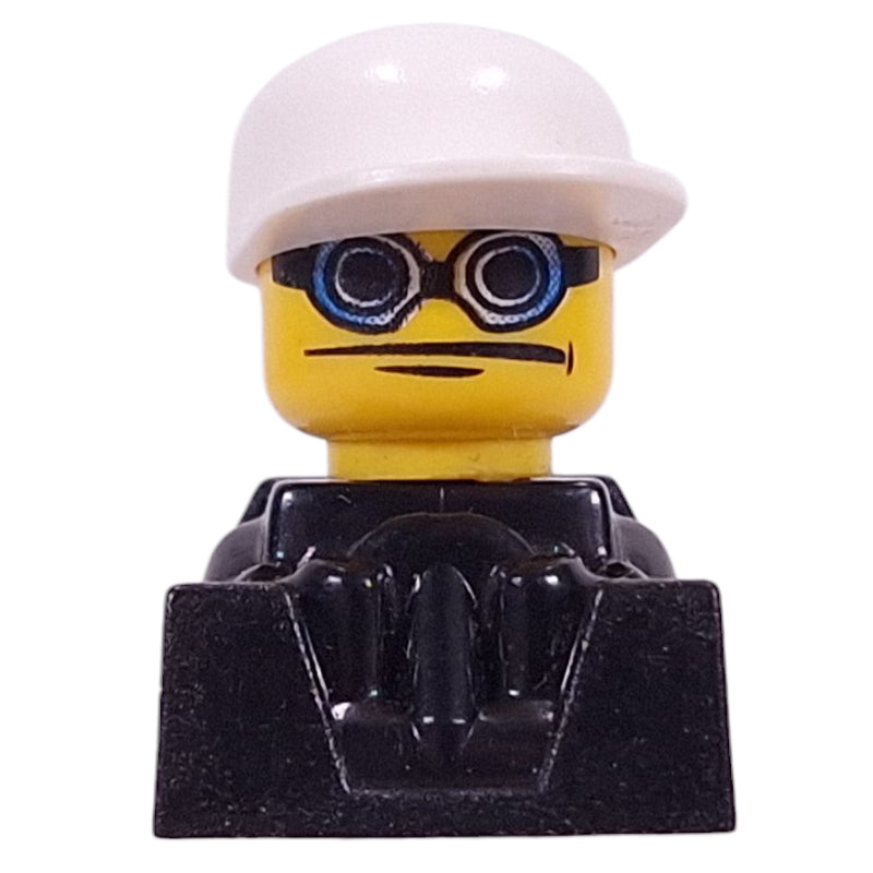 fig-016065 – Green Racer. White Cap