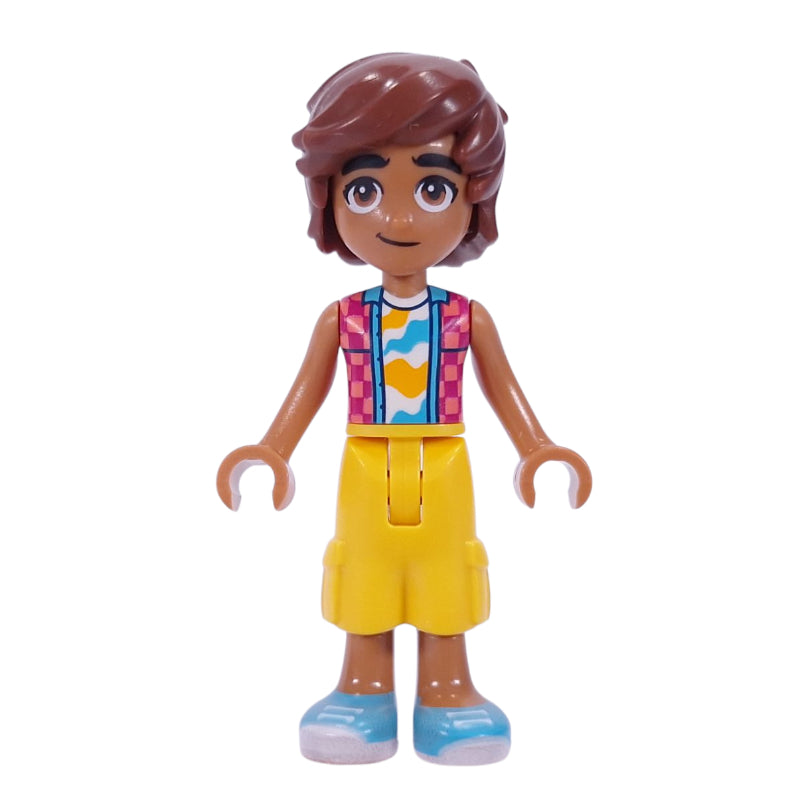 fig-016290 – Leo - Red Shirt, Yellow Shorts