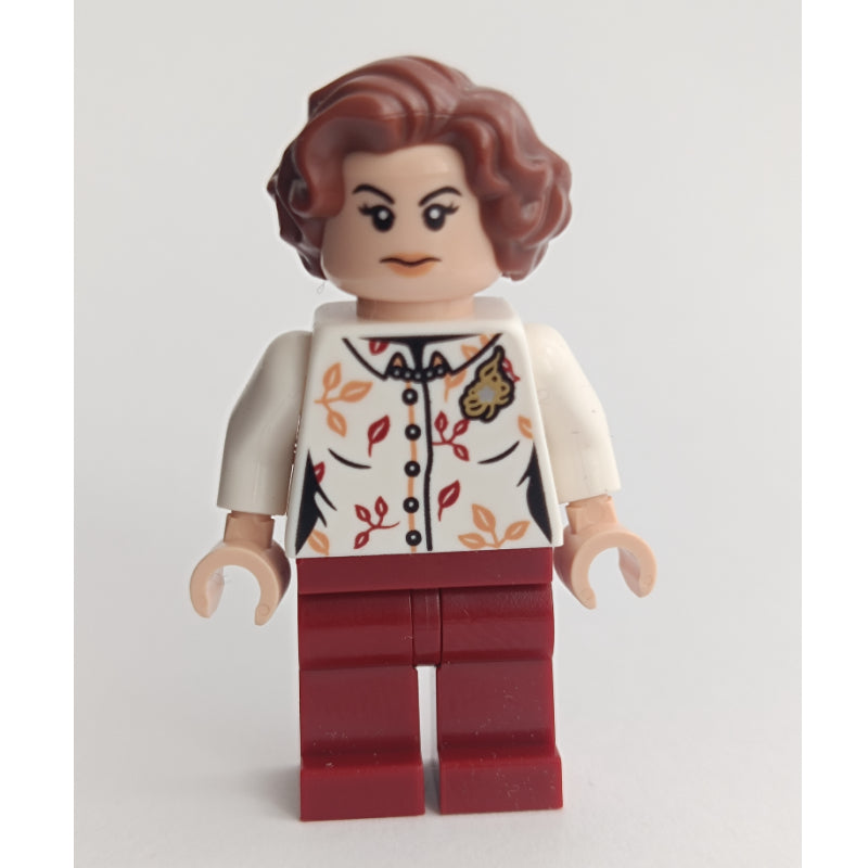 fig-016482 – Petunia Dursley, White Shirt